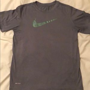 NIKE DRI-FIT gray short sleeve shirt